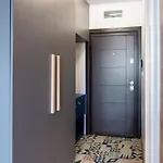 Artistic Flat In Center For Business&pleasure Trips